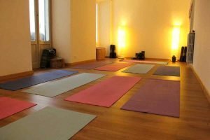 salone yoga namaskar savona